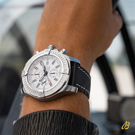 breitling avenger gmt 43 review.